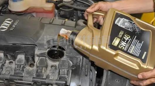 機油底部有沉淀物是什么原因?正常嗎 機油底部有沉淀物是什么原因?正常嗎