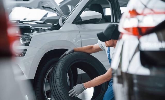 輪胎店的輪胎和某寶的輪胎價格相差近一半?怎么選擇?