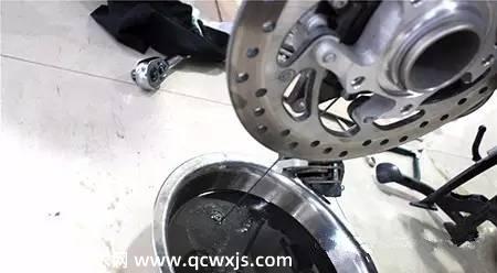 寶馬變速箱油、分動(dòng)箱油、差速器油用換嗎？換什么型號(hào)？