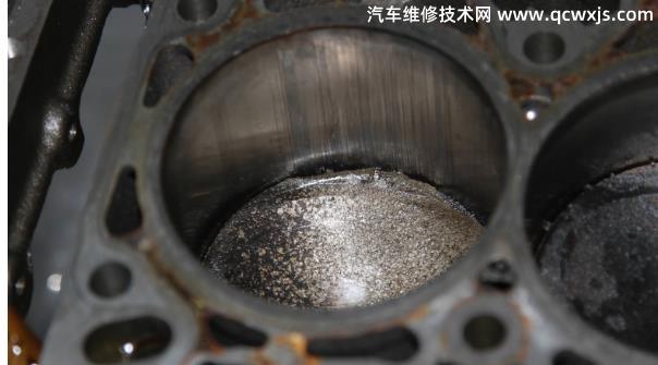 發(fā)動機拉缸會有什么癥狀現(xiàn)象