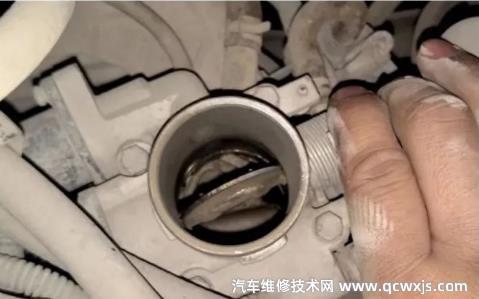 排氣管冒黑煙的檢查診斷步驟(圖解) 排氣管冒黑煙的檢查診斷步驟(圖解)