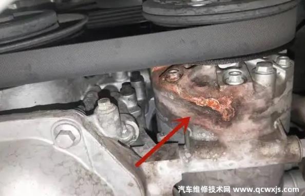 汽車發(fā)動機水泵漏水是什么原因