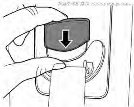 汽車安全帶的正確佩戴和使用(圖解) 汽車安全帶的正確佩戴和使用(圖解)