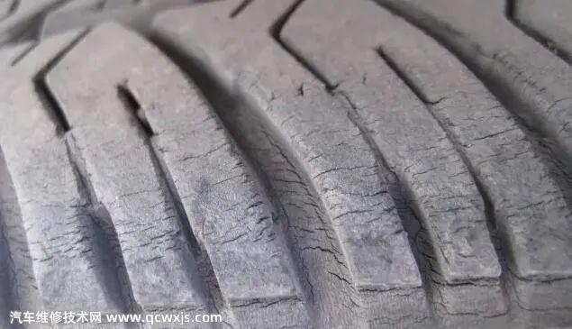 寶馬輪胎有小裂紋正常嗎?用不用換? 寶馬輪胎有小裂紋正常嗎?用不用換?
