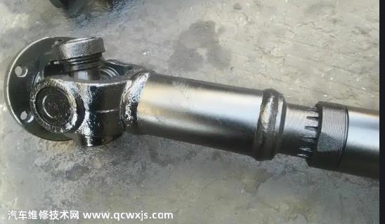 汽車萬(wàn)向節(jié)異響有什么現(xiàn)象