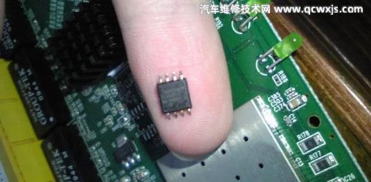 用電烙鐵拆卸集成電路模塊方法