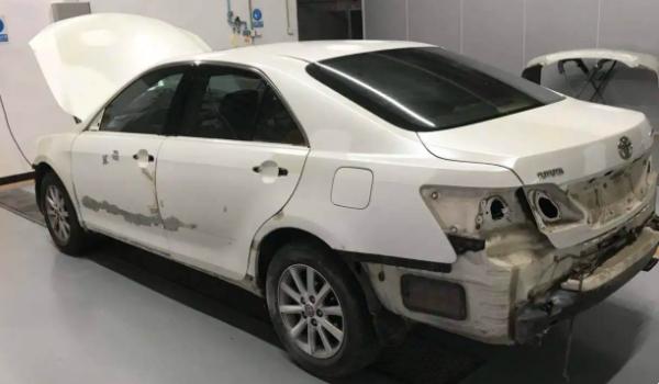 全車噴漆用把漆都刮掉嗎 全車噴漆用把漆都刮掉嗎