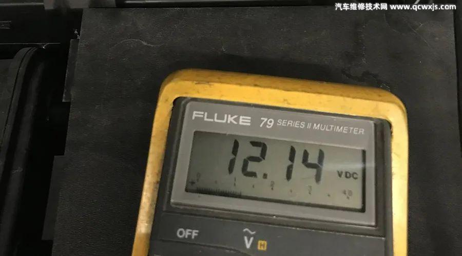 汽車供電系統負荷管理干預故障導致空調不制冷維修案例 汽車供電系統負荷管理干預故障導致空調不制冷維修案例