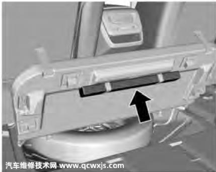 【五菱凱捷工具包在哪里 五菱凱捷工具箱怎么打開】圖4