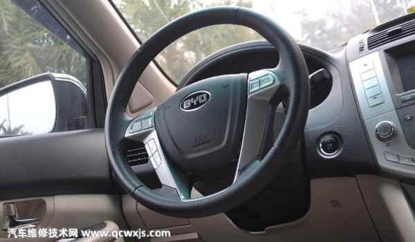 汽車方向盤抱死鑰匙轉不動打不著火怎么辦 汽車方向盤抱死鑰匙轉不動打不著火怎么辦