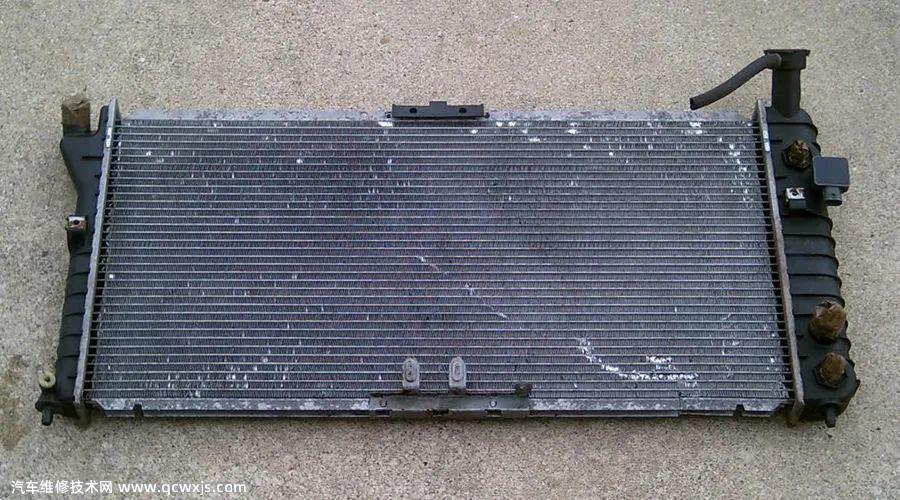 開(kāi)空調(diào)發(fā)動(dòng)機(jī)水溫升高的故障排除 開(kāi)空調(diào)發(fā)動(dòng)機(jī)水溫升高的故障排除