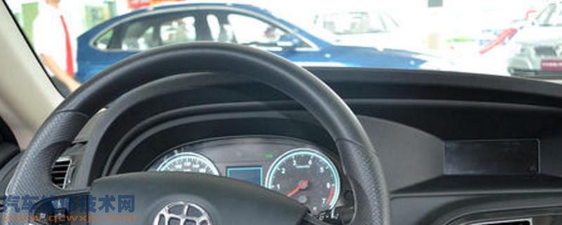 新車方向盤不正是質量問題嗎