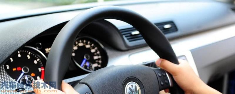 轉彎什么時候該打方向盤