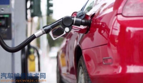 小車加油開(kāi)關(guān)什么地方 小車加油開(kāi)關(guān)什么地方