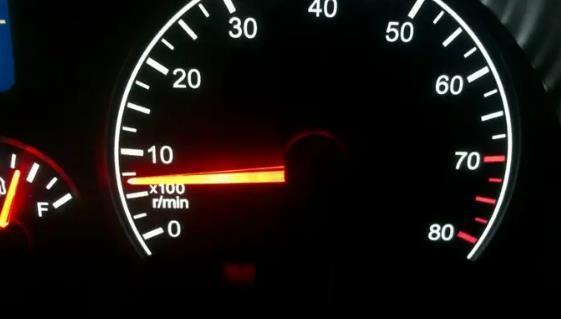 輔助停機和強制怠速是什么意思