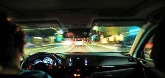 汽車玻璃視覺減速 減速玻璃為啥能減速 汽車玻璃視覺減速 減速玻璃為啥能減速