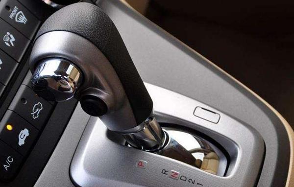 新手是買(mǎi)手動(dòng)擋車(chē)好還是自動(dòng)擋 新手買(mǎi)車(chē)手動(dòng)擋好還是自動(dòng)擋好?看完明白