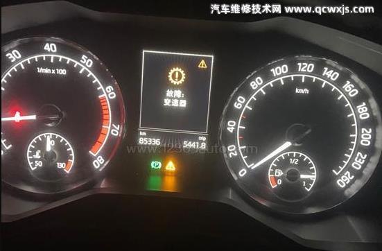 變速箱故障燈亮了車子不能動怎么回事 變速箱故障燈亮了車子不能動怎么回事