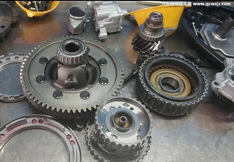 變速箱一加油就喻喻響怎么回事 變速箱一加油就喻喻響怎么回事