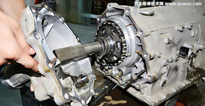 變速箱一加油就喻喻響怎么回事 變速箱一加油就喻喻響怎么回事