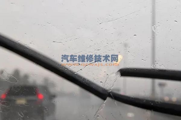 汽車雨天除霧方法 汽車雨天除霧方法