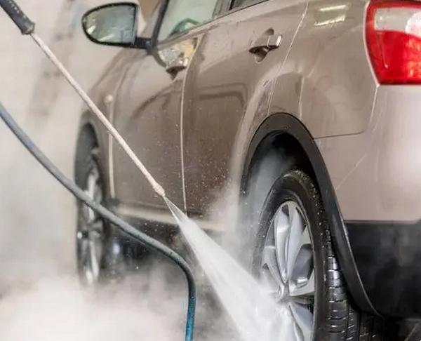 洗車后停了幾天剎車抱死了