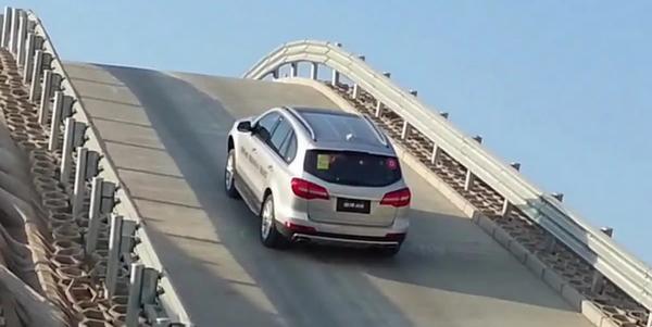 汽車上坡加油無力有頓挫感