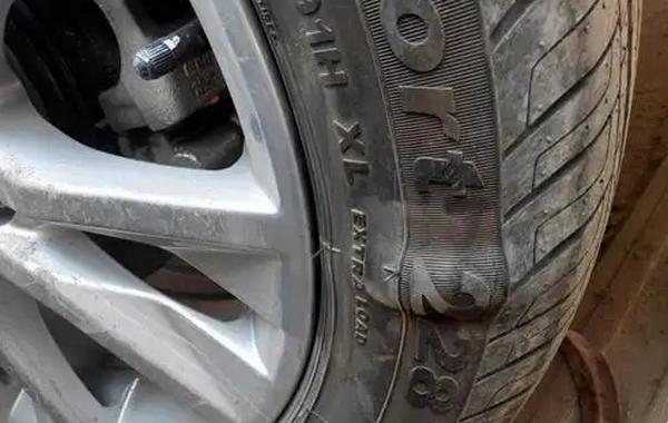 輪胎起了個鼓包怎么辦