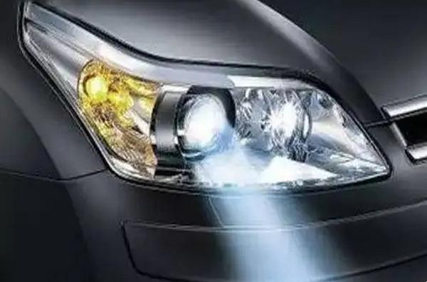 車燈壞了必須換總成嗎