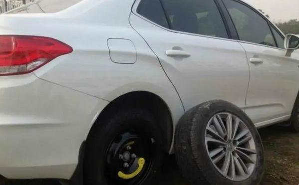 車輪胎打滑怎么辦