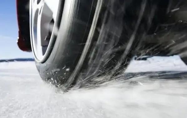 輪胎打滑是什么原因