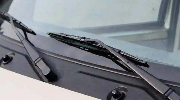 雨刮器響聲大如何處理