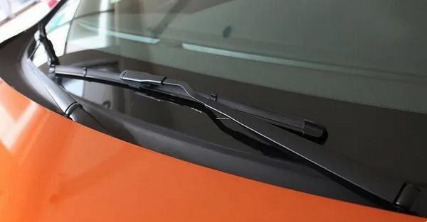 汽車雨刮器用有骨還是無骨的好