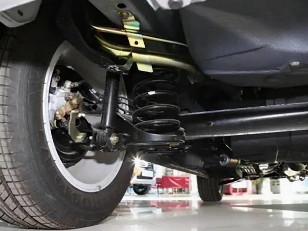 前減震器顛簸咯噔咯噔