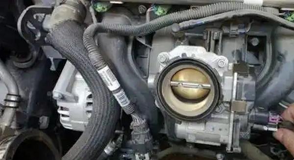 汽車怠速高是什么原因