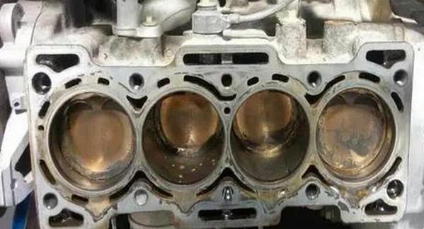 發(fā)動(dòng)機(jī)拉缸是啥意思