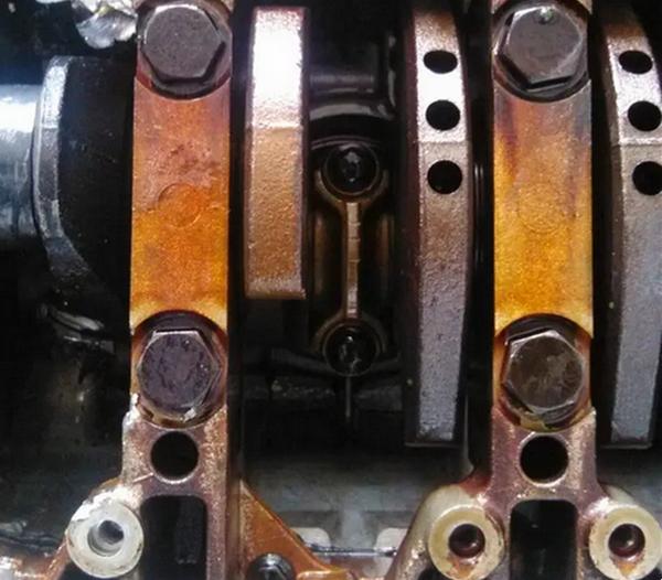 發(fā)動機燒瓦是什么原因