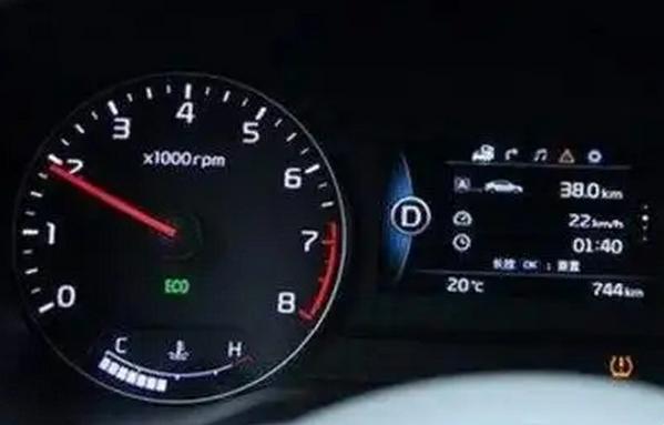 車轉(zhuǎn)速高車速提不上為什么