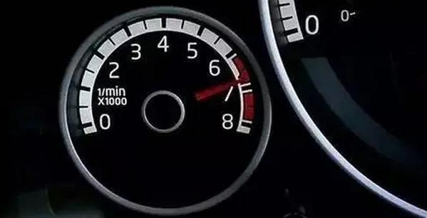 發(fā)動(dòng)機(jī)轉(zhuǎn)速高是什么原因