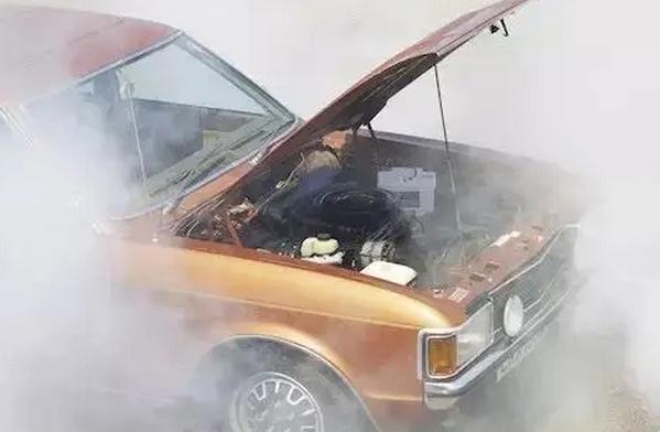 發動機開鍋會爆炸嗎
