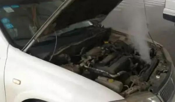 發動機開鍋了的危害