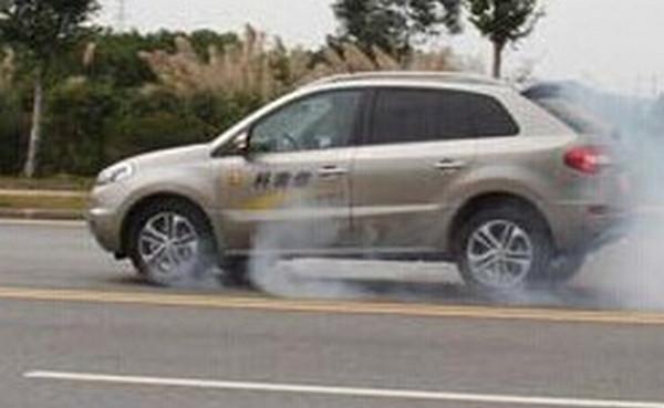 剎車自動抱死是什么原因