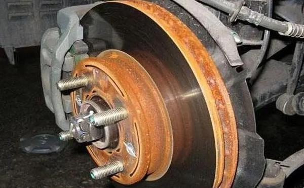 剎車片生銹怎么處理方法