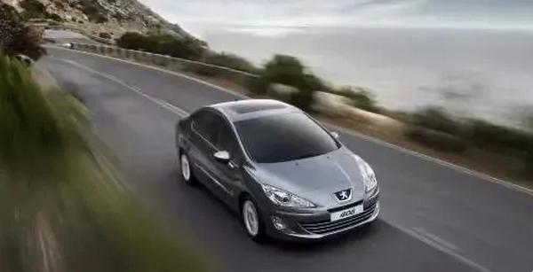 新手開車下坡怎么控制