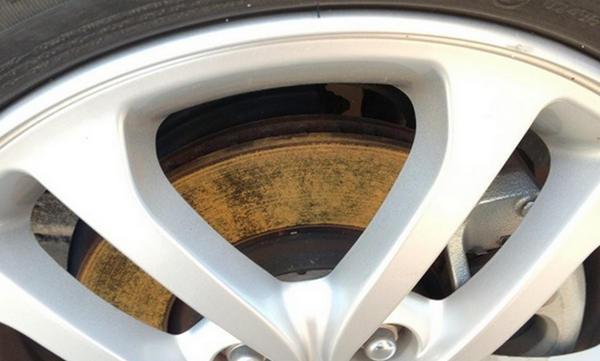 下坡剎車有燒焦味要緊嗎