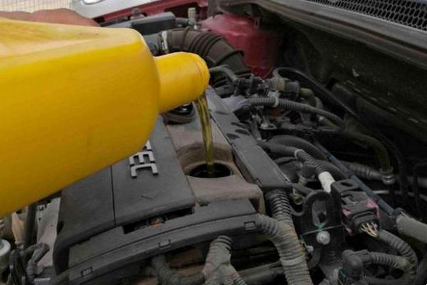 手動擋變速箱油需要幾升