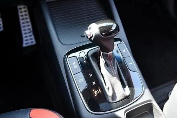七檔雙離合是自動擋還是手動擋?七檔雙離合什么意思