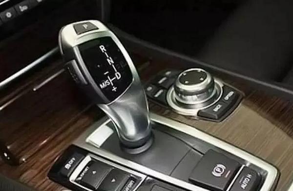 手自一體的車怎么開省油