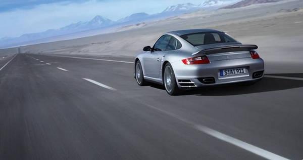 高速踩剎車車身抖動怎么回事