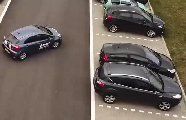 新手怎么倒車操作方法